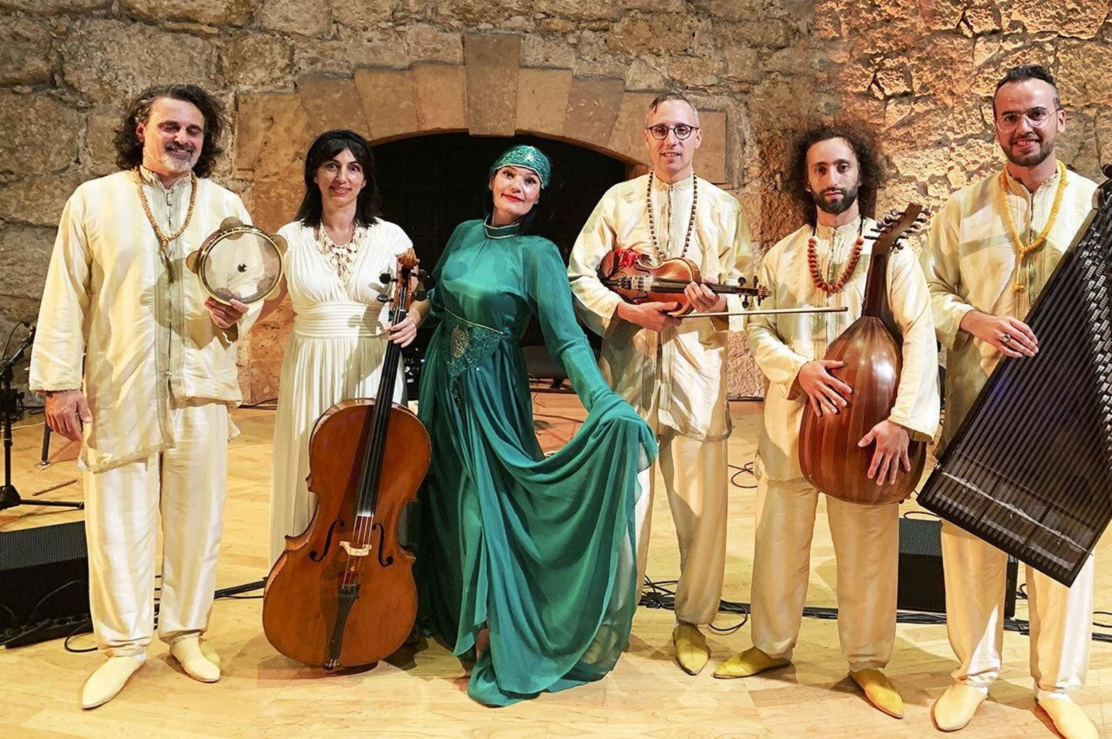 Mara Aranda actuará este domingo en horario matinal en el Museo de la Cultura del Olivo, con visita a las instalaciones y cata de aceite de oliva incluidas en las experiencia.