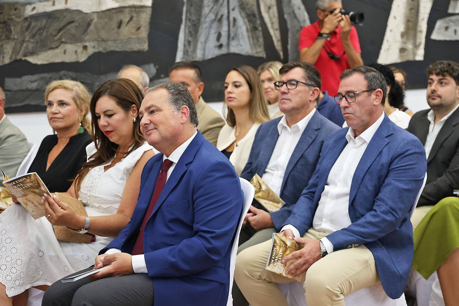 Imágenes de presentación de la guía de la Procesión Magna Mariana 2025 de Huelva Información