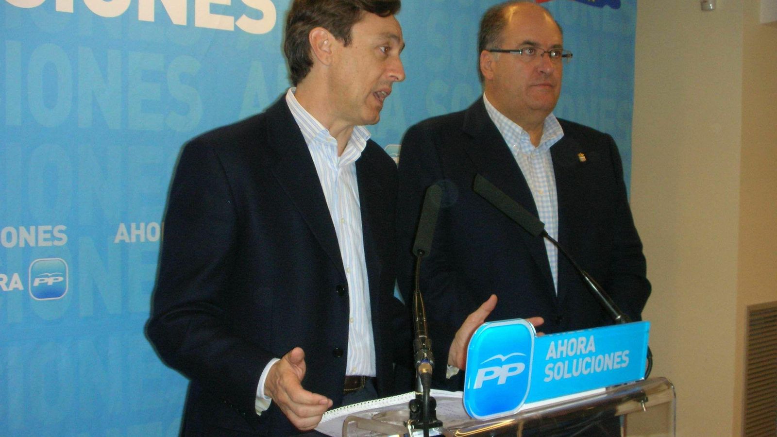 Comparecencia de diputado y senador en la sede del PP almeriense (archivo)