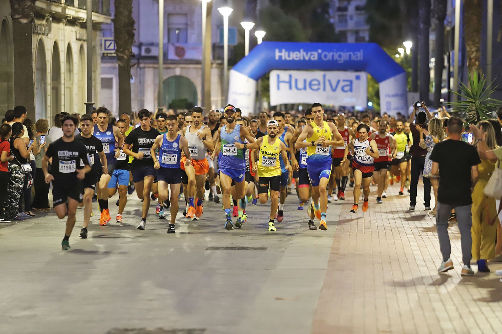 Imágenes de la Carrera Nocturna de Huelva