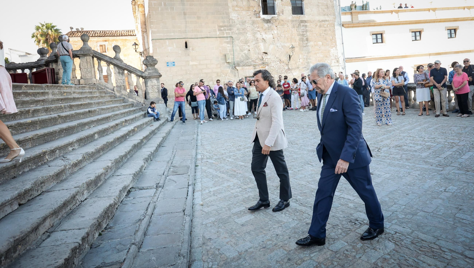Imágenes de los asistentes a la boda de Ana Cristina Portillo Domecq en la Catedral de Jerez Imágenes de los asistentes a la boda de Ana Cristina Portillo Domecq en la Catedral de Jerez