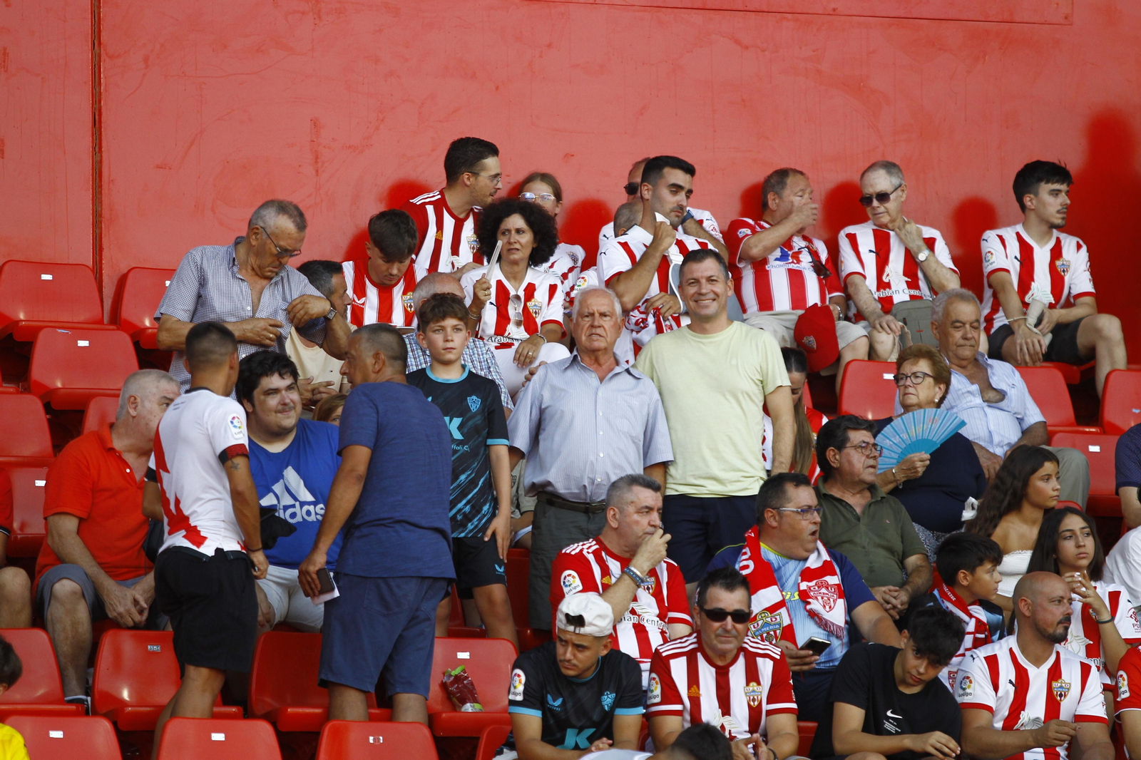 Imágenes del partido U.D. Almería-Rayo Vallecano