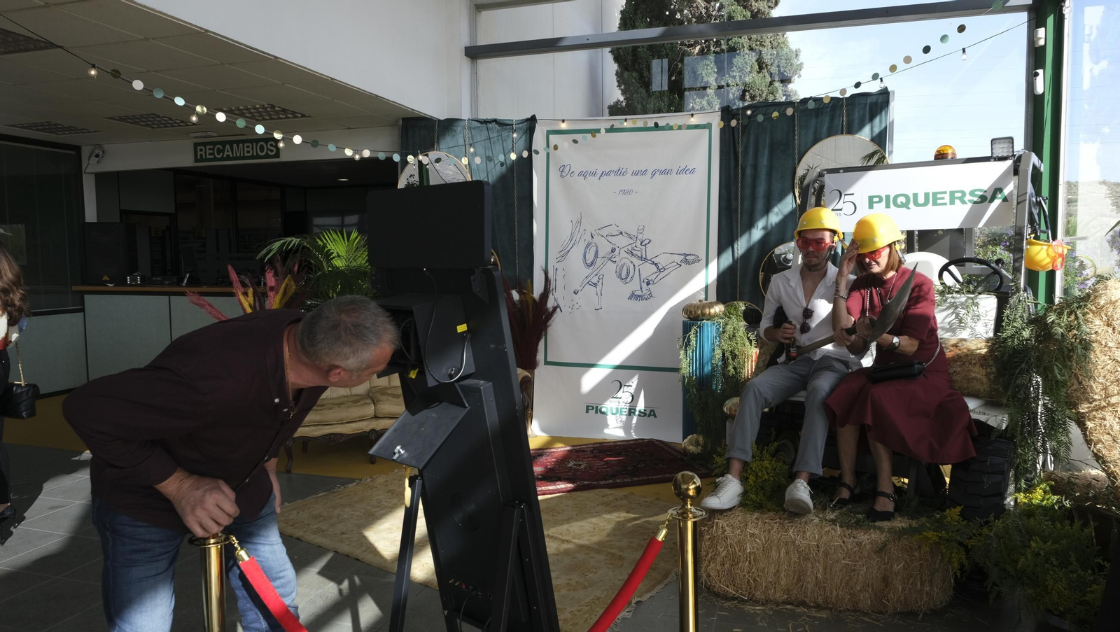 La fiesta del 25 aniversario de la empresa almeriense Piquersa, en imágenes