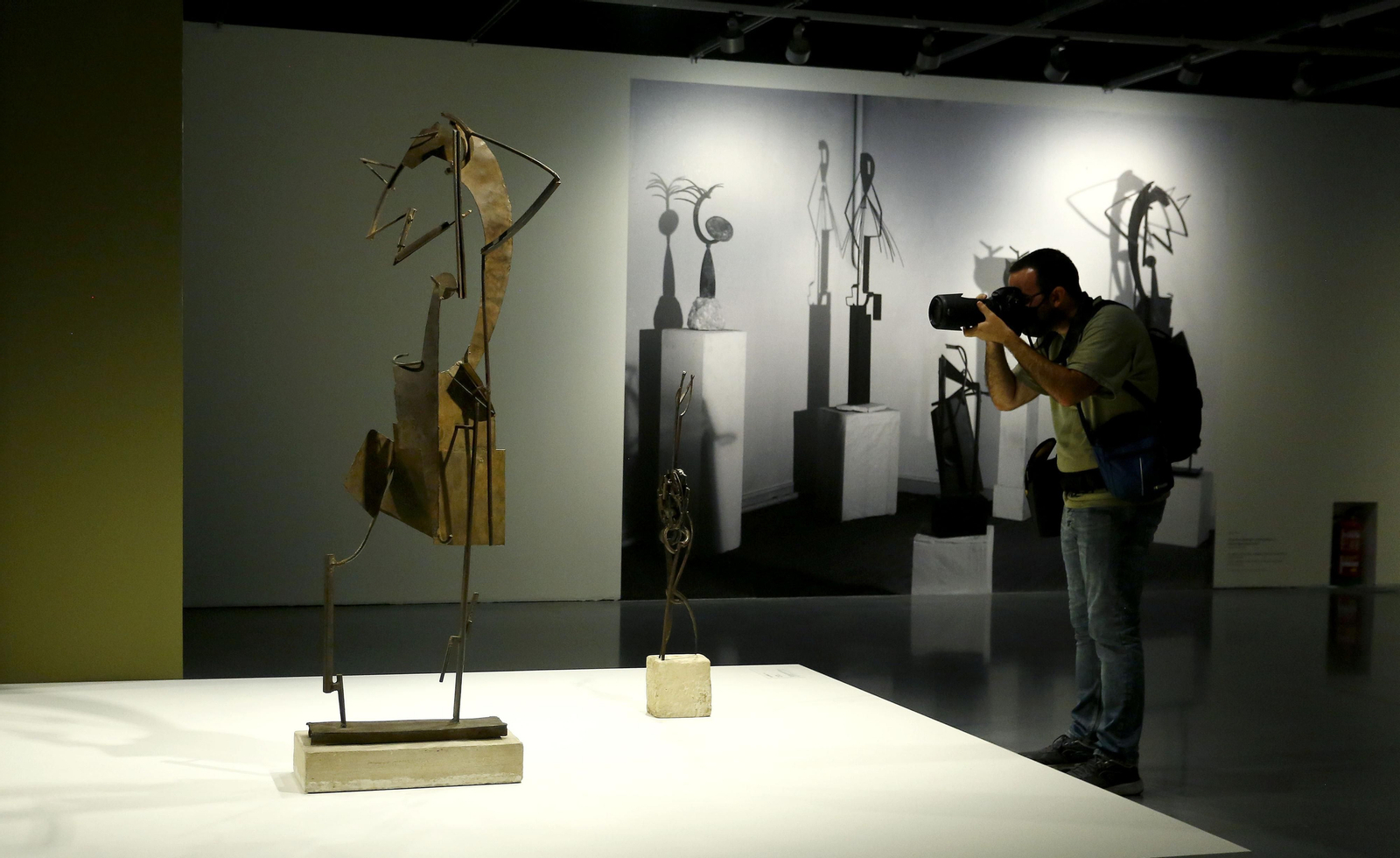 Fotos de la exposición 'Julio González' en el Pompidou de Málaga