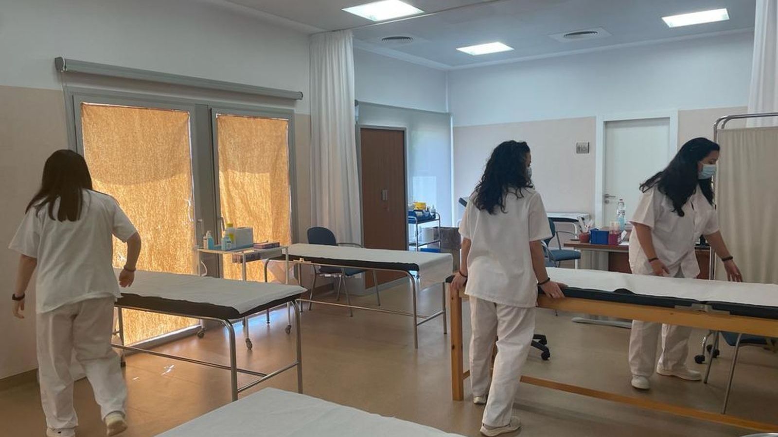 El refuerzo de personal se plantea para mejorar los centros de salud de nueva construcción o los que están más saturados por la demanda asistencial.