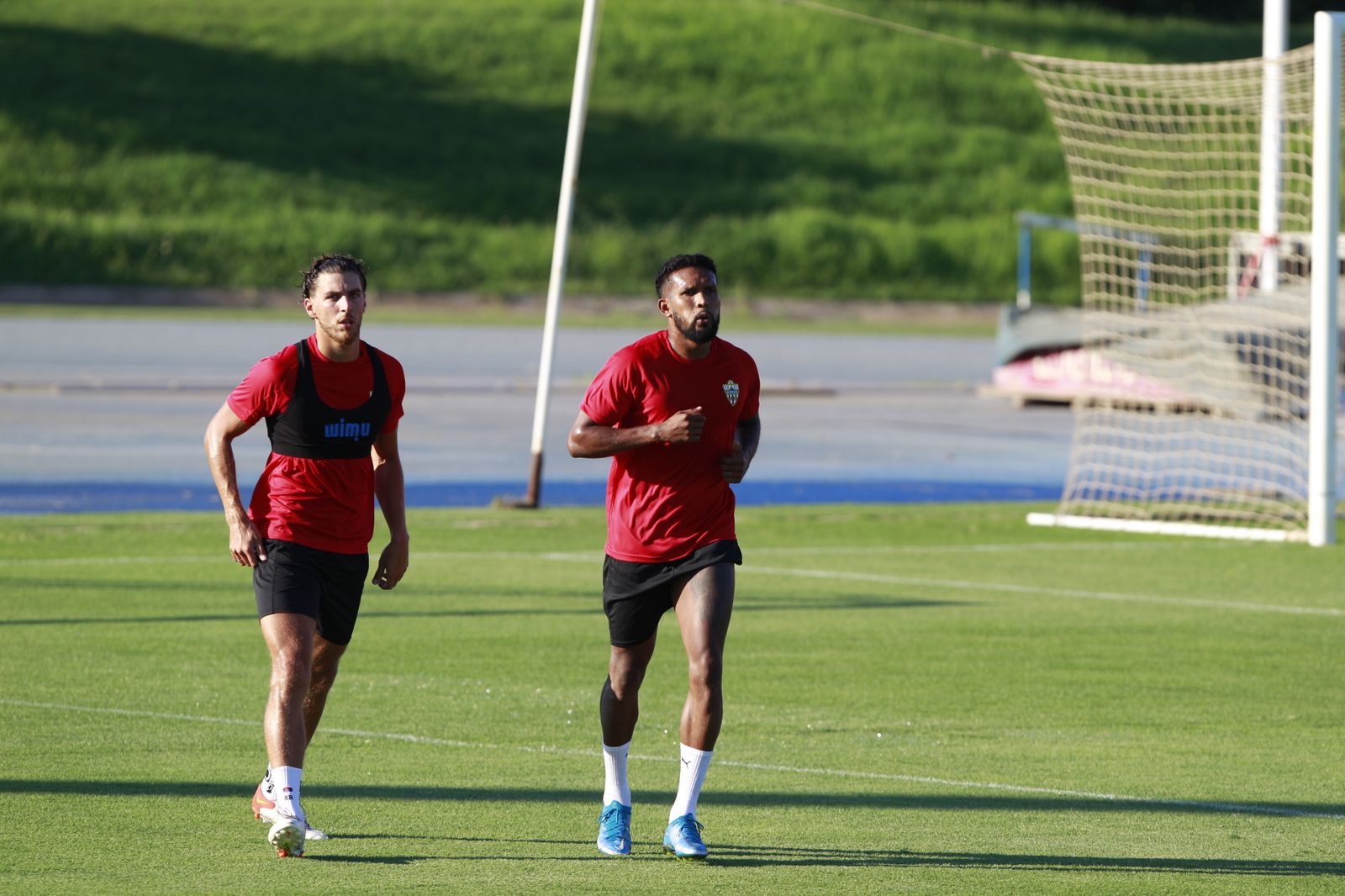 Imágenes del primer entramiento de la U.D. Almería en la Liga Santander, temporada 2022-2023