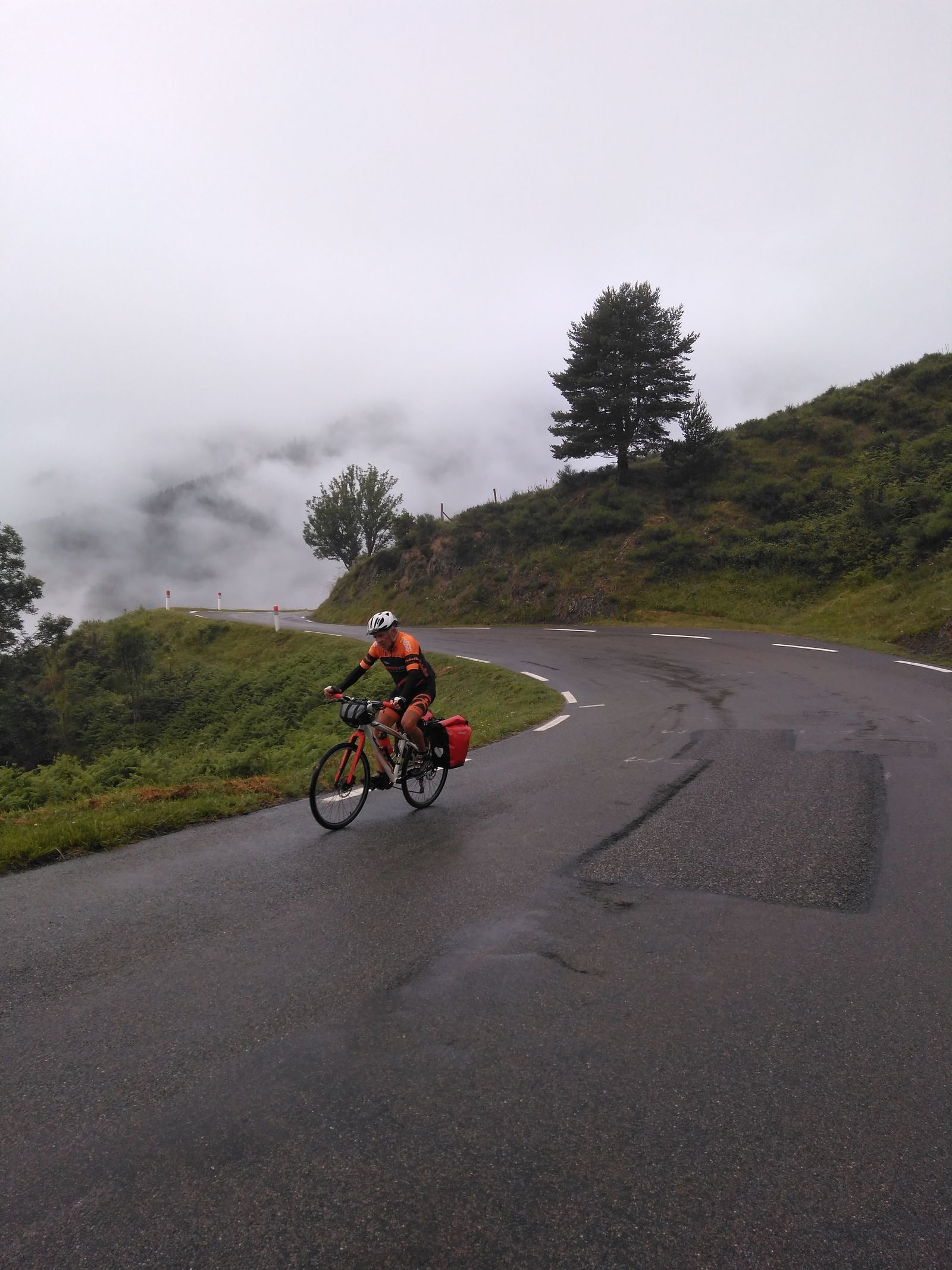 Fotogalería de la Transpirenaica de cuatro almerienses.