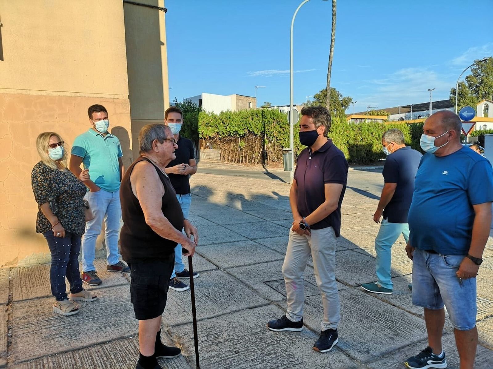 Antonio Saldaña, en su visita a Picadueña Baja.
