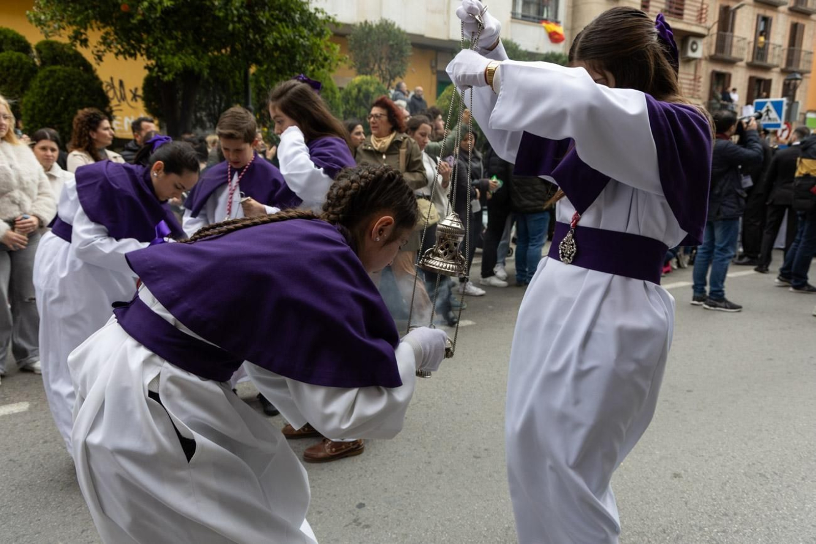 La temida lluvia impide el desarrollo normal de este Martes Santo