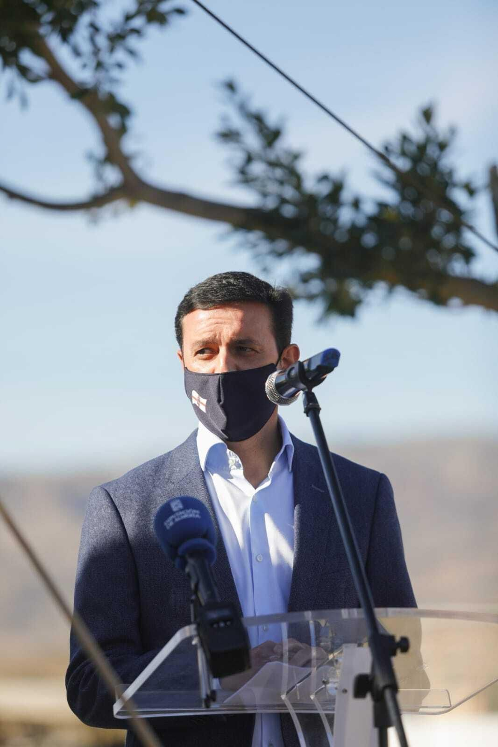 Javier A. García se dirige a los presentes.