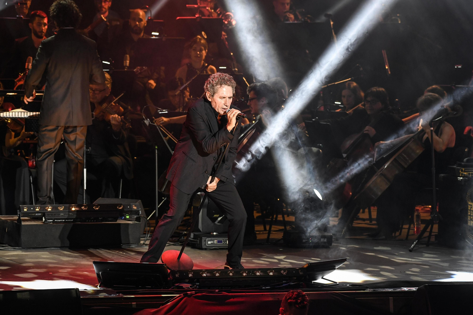 Miguel Ríos junto a la Orquesta Sinfónica Universal Music.