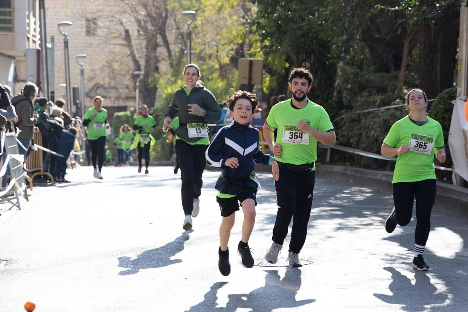 Deporte y solidaridad se unen en la IV Carrera Popular IES San Juan Bosco, en imágenes