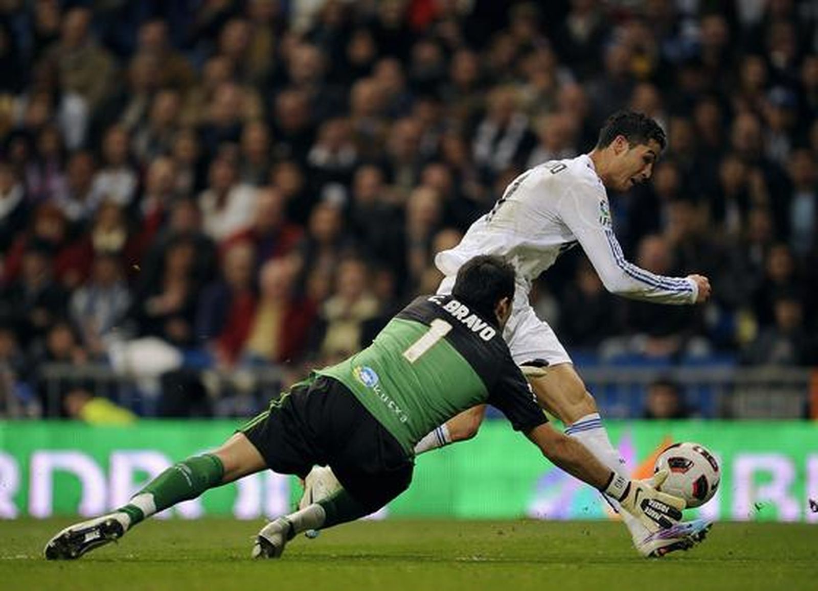 El Real Madrid recupera su mejor versión y vence a la Real Sociedad.

Foto: AFP/ Reuters/ EFE