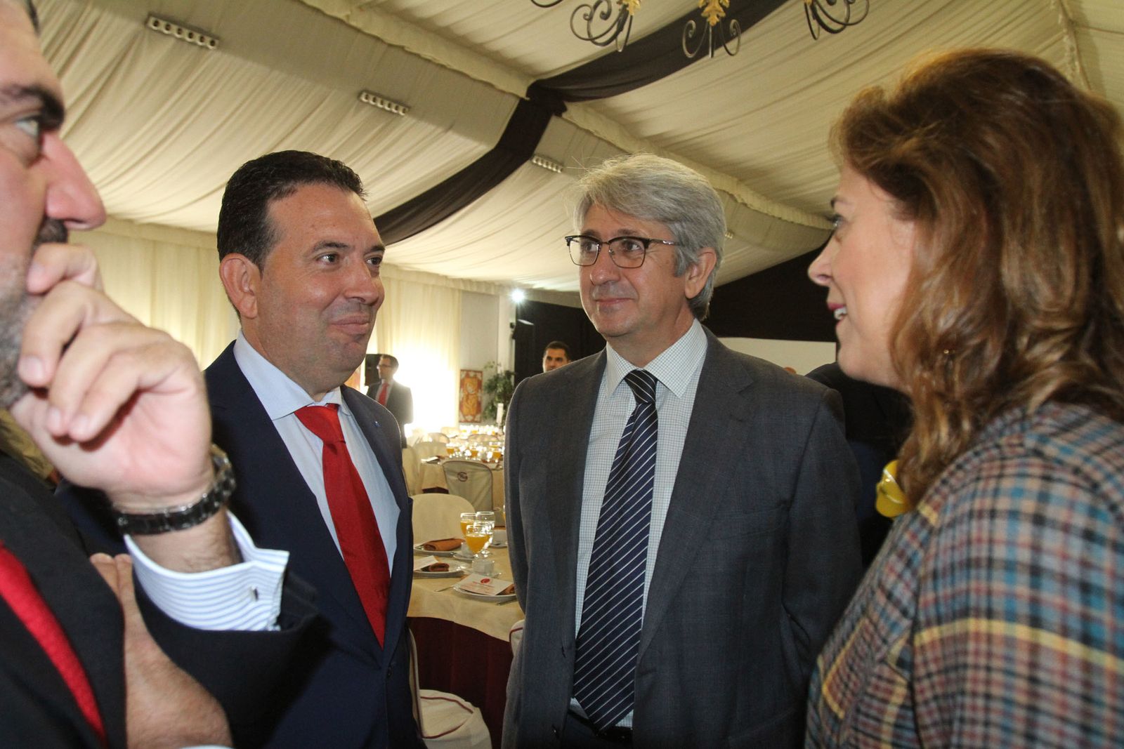 Imágenes del Desayuno Informativo del Grupo Joly con Javier Targhetta