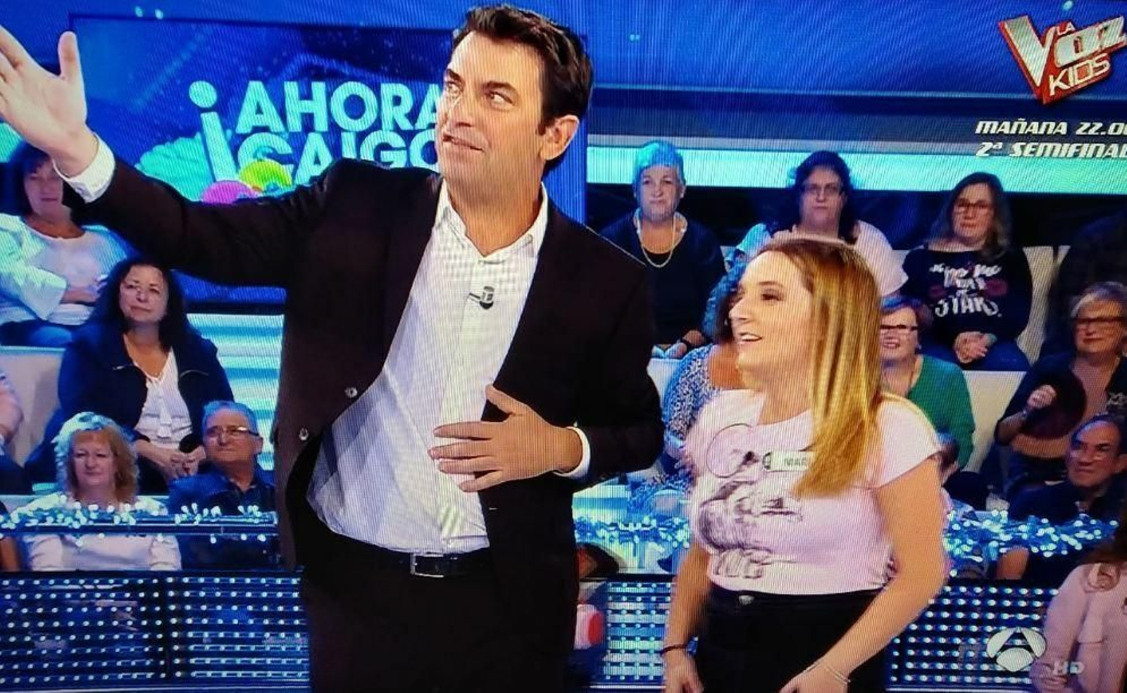 La joven María Romero, acompañada por Arturo Valls, en el programa emitido este jueves.