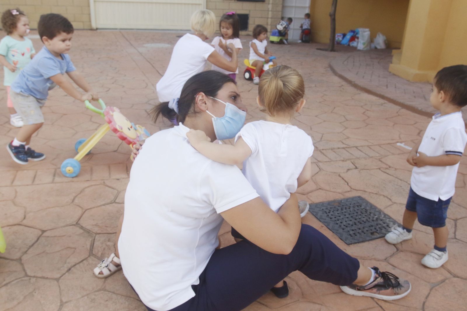Fotogalería: Primer día de los pequeños cordobeses en las guarderías