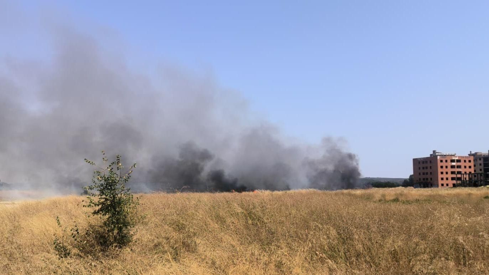 El humo se extiende por la zona de La Maquesa.