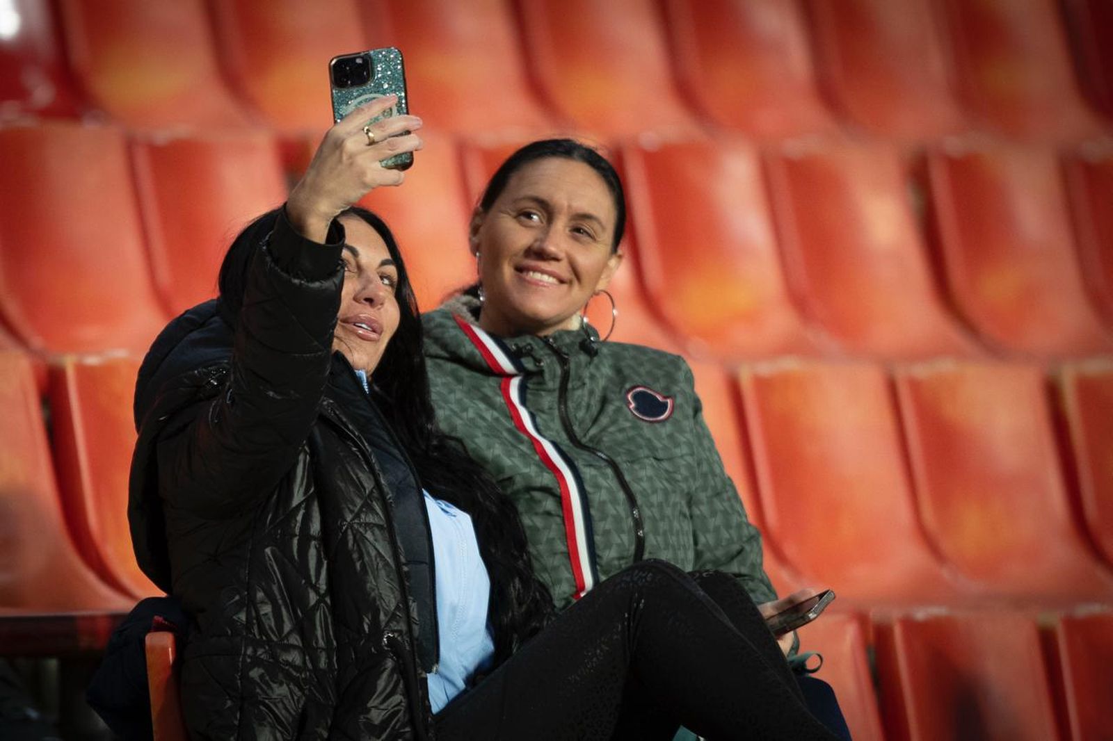 Encuéntrate en la grada en el Granada-Eibar