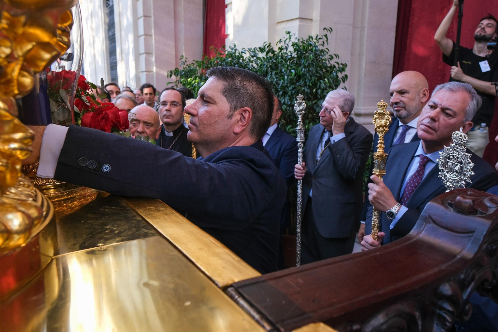 Procesión de regreso de la Piedad del Baratillo Coronada