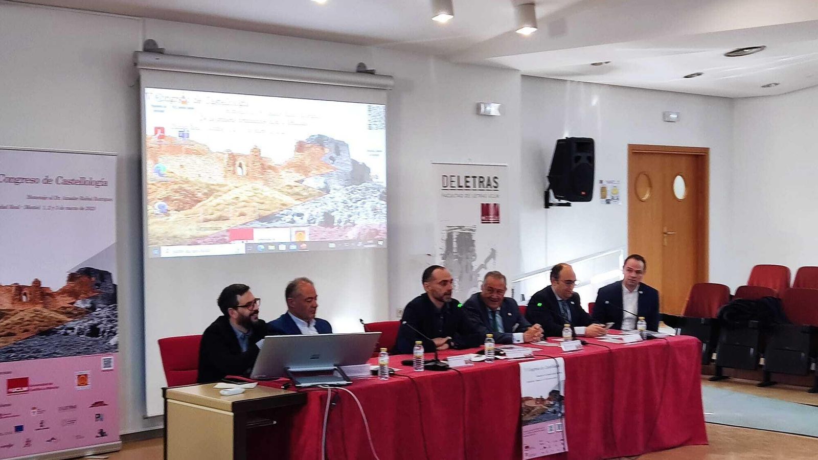 Inauguración ayer del V Congreso de Castellología Inauguración ayer del V Congreso de Castellología
