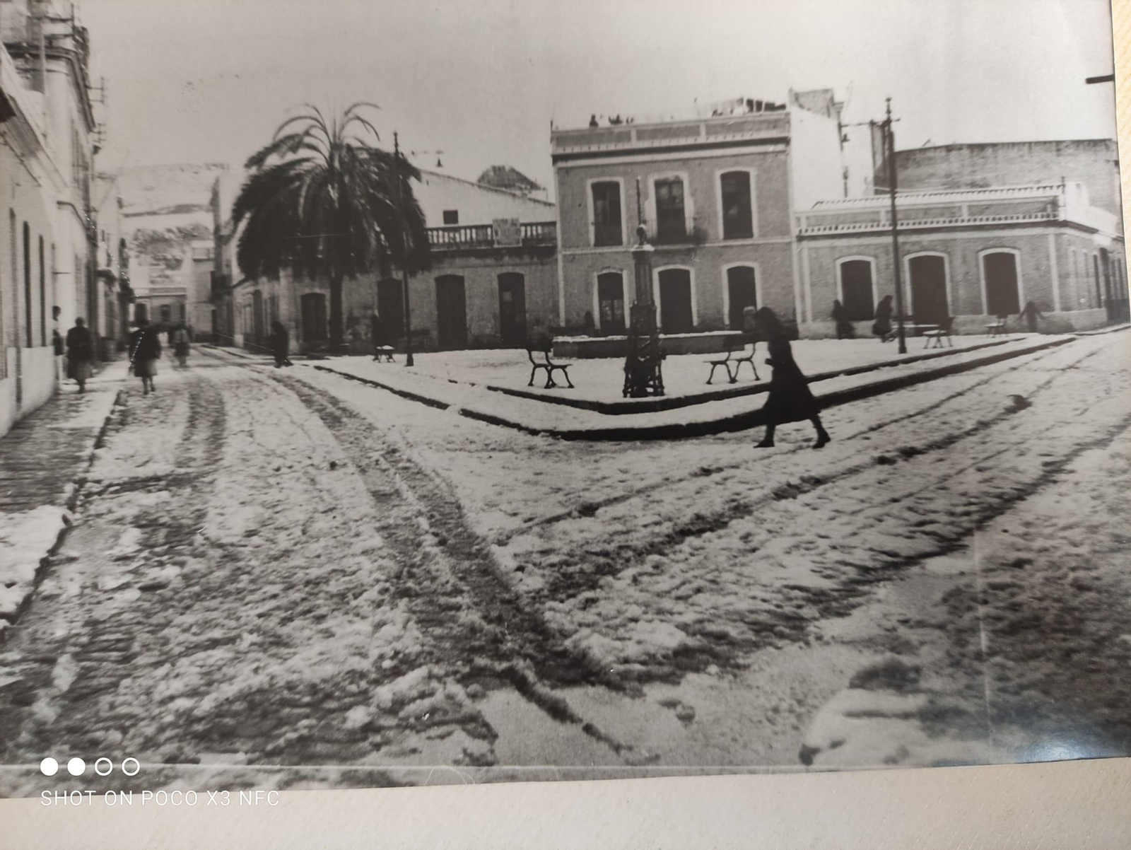 Una nevada en Huelva capital, en el año 1954. Imágen de la Plaza Niña.