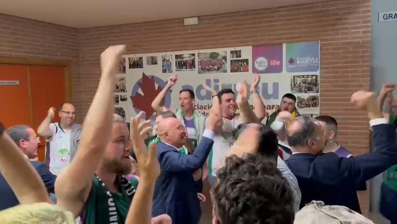 La afición, con López Nieto