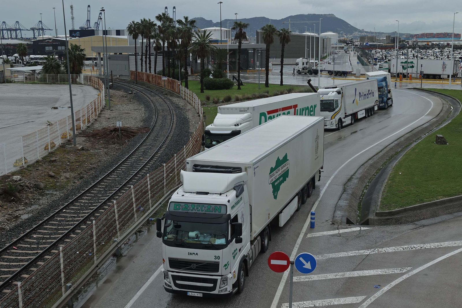 Fotos de los camiones retenidos en Algeciras