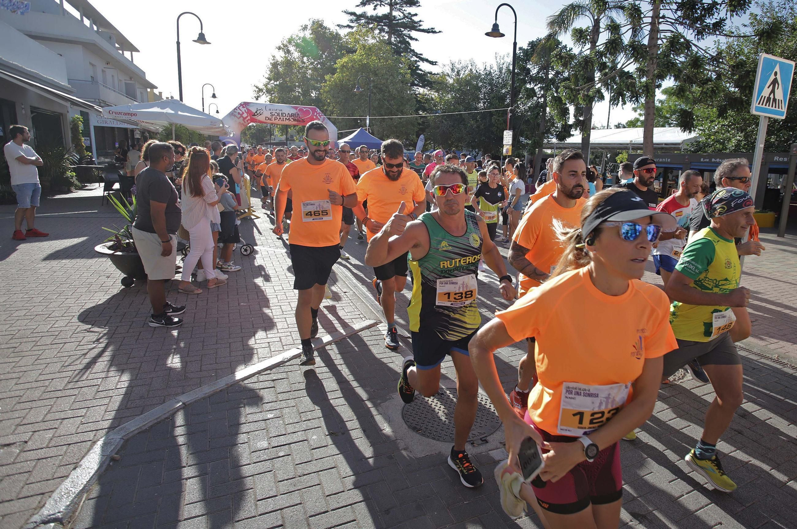 Búscate en las fotos de la VII carrera solidaria Por una Sonrisa en Palmones