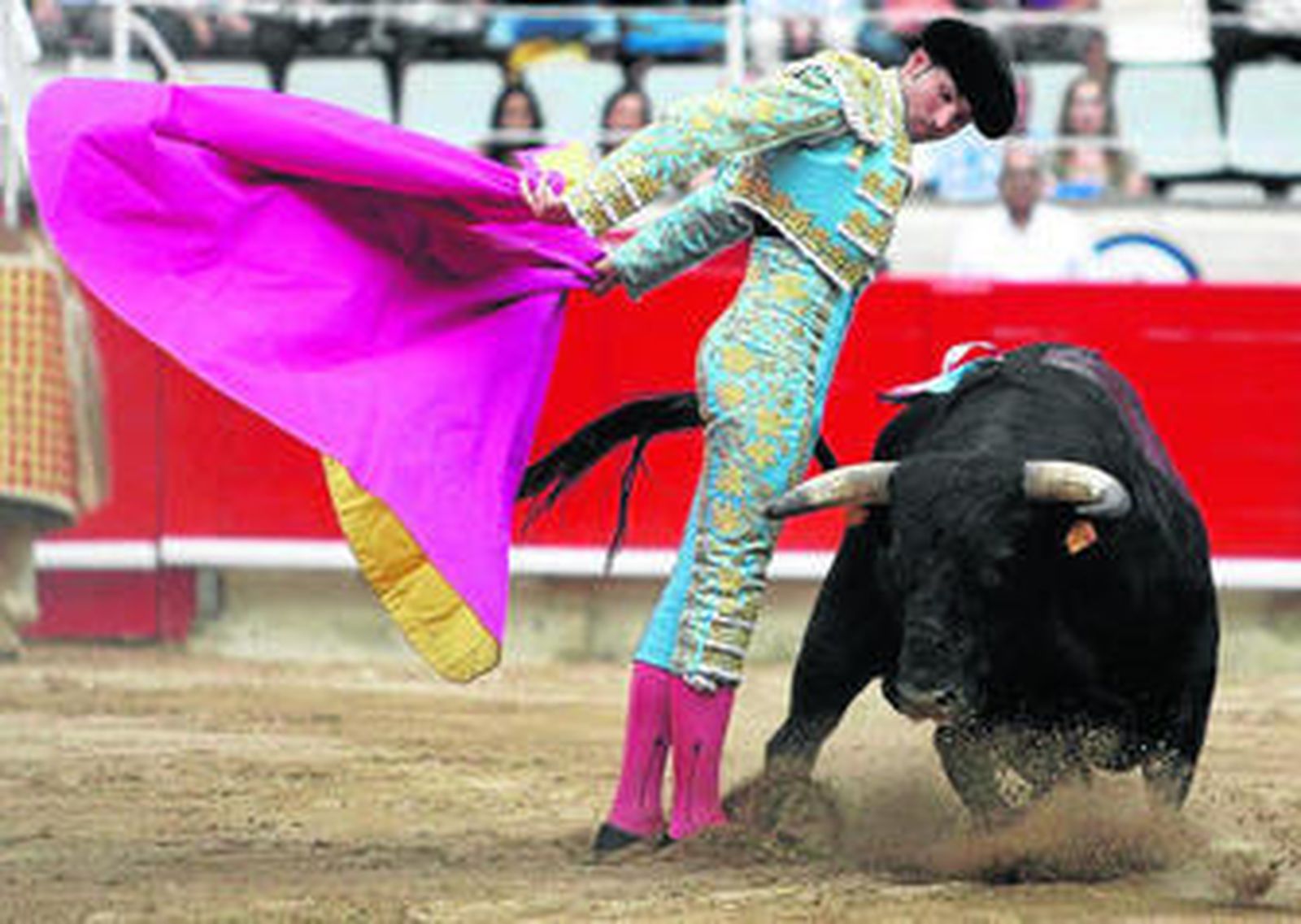 Serafín Marín, en una gaonera, ayer, en la Monumental barcelonesa.