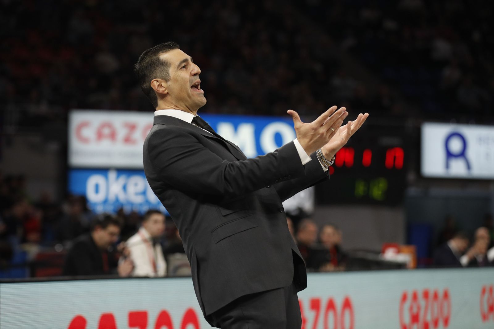 Pablo Pin, molesto durante el partido