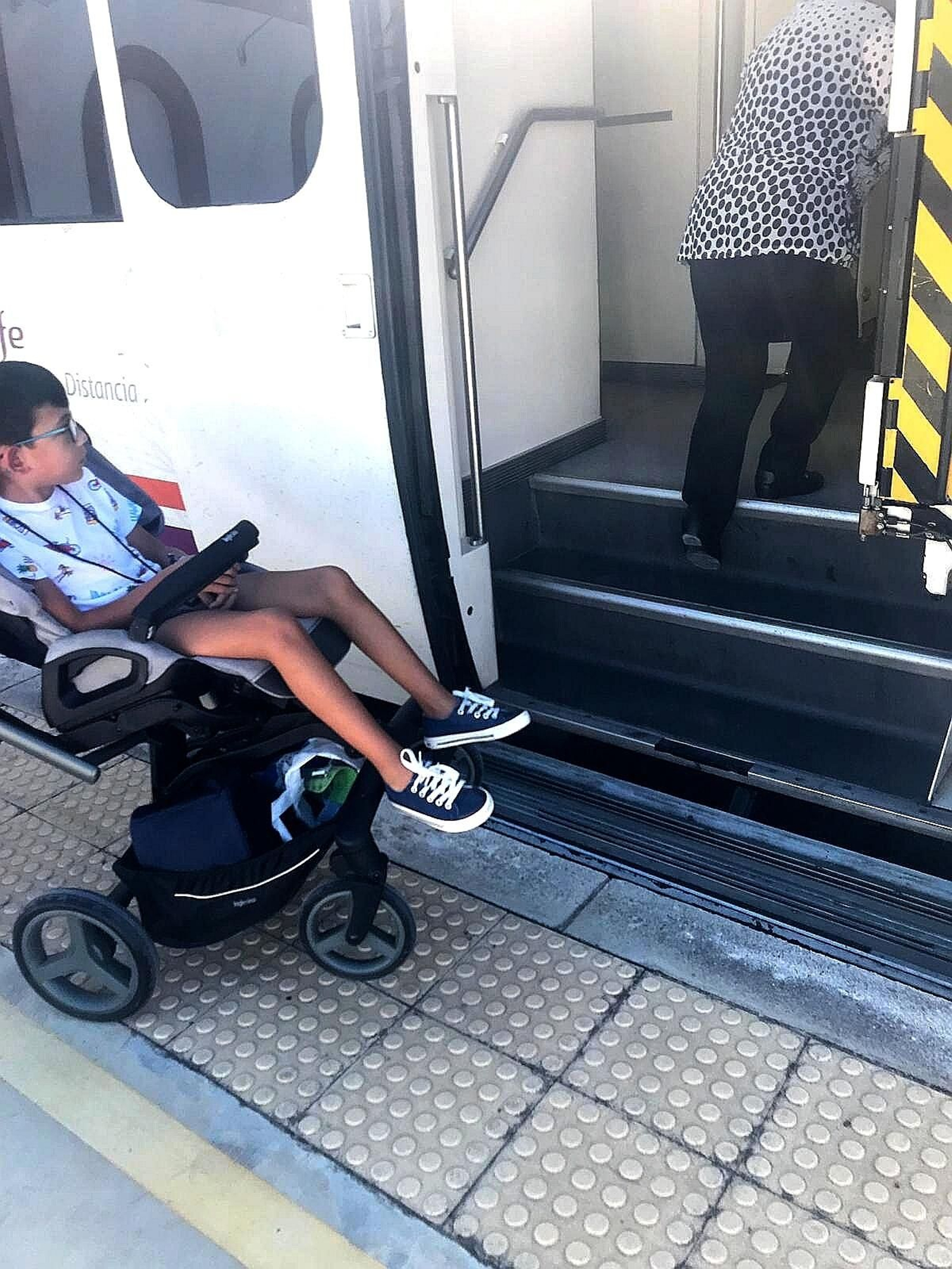 Pablo, de siete años, uno de los afectados por los trenes no adaptados de Sevilla-Málaga.