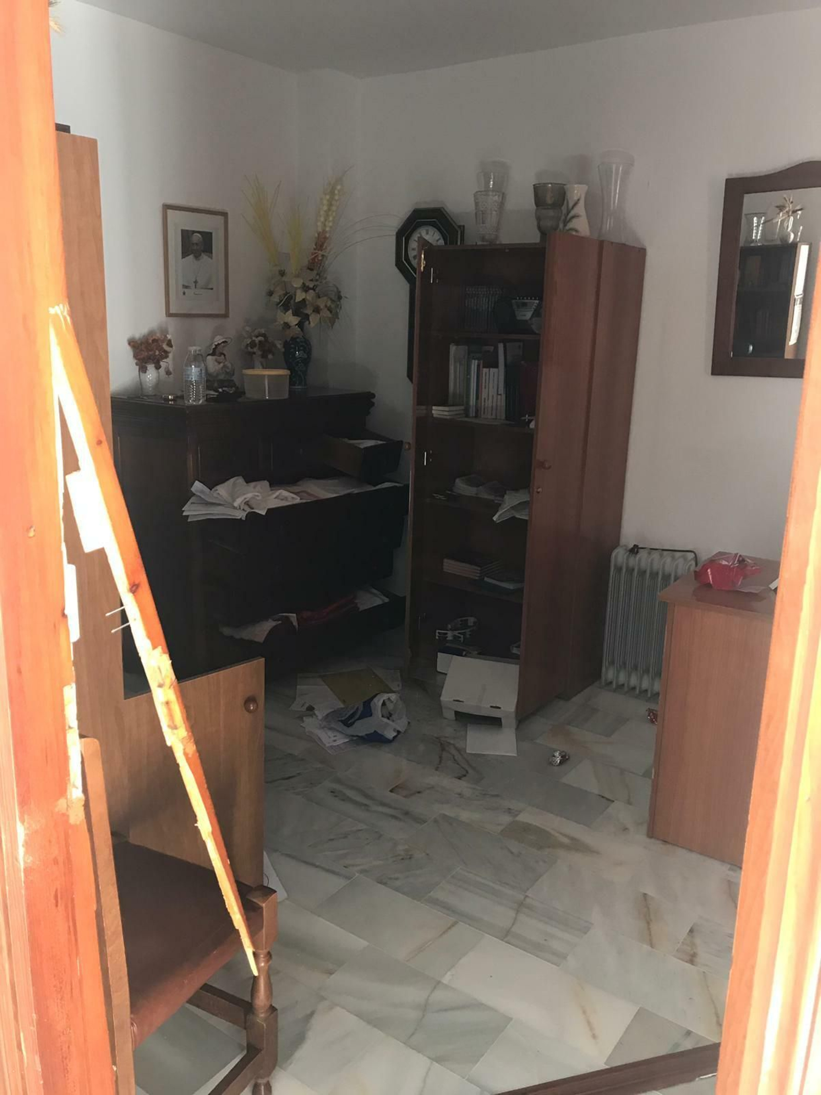 Nuevo robo en una iglesia de Torremolinos y los ladrones se llevan 60 euros y un portátil