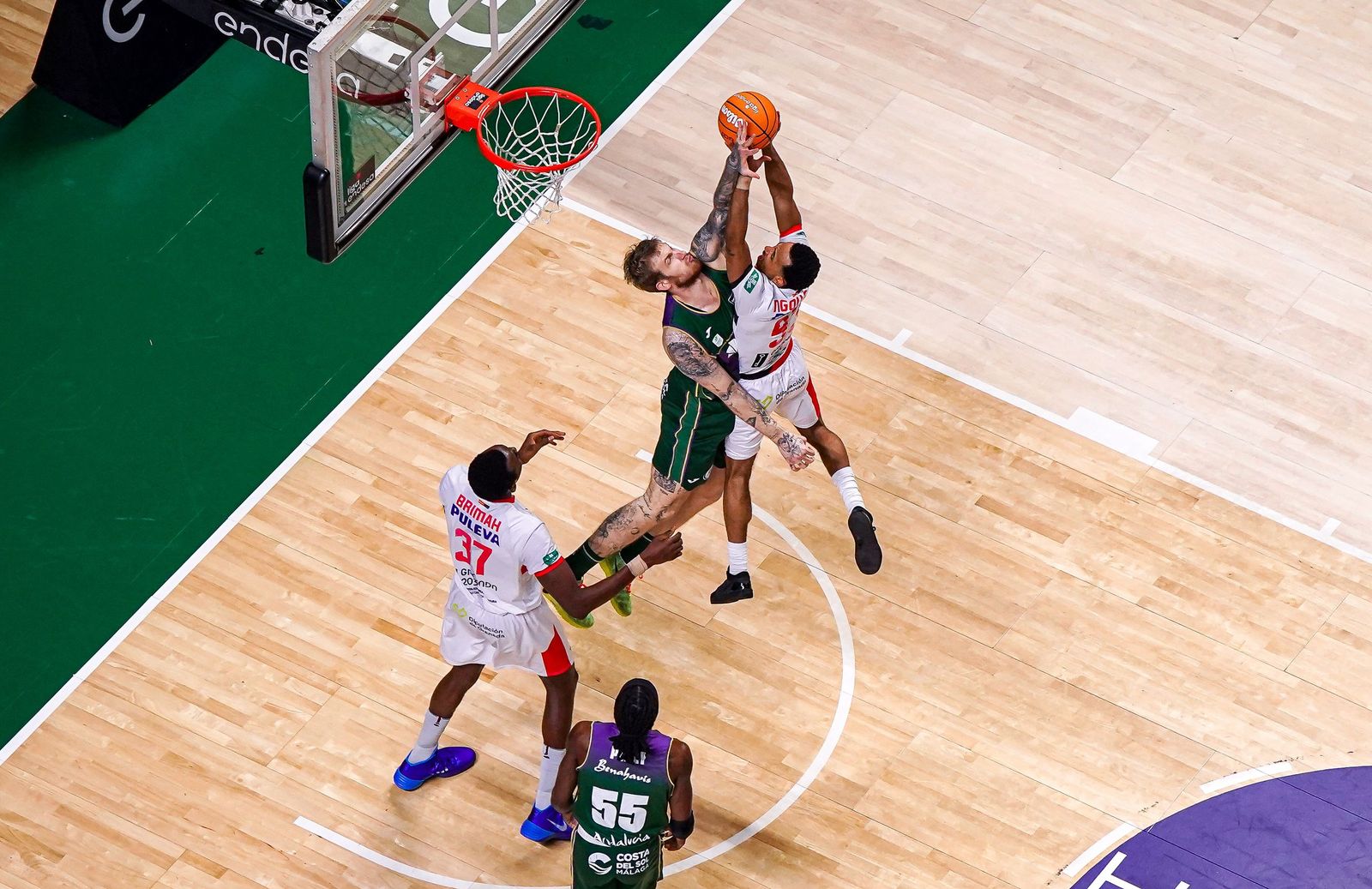 El Unicaja-Covirán Granada, en fotos
