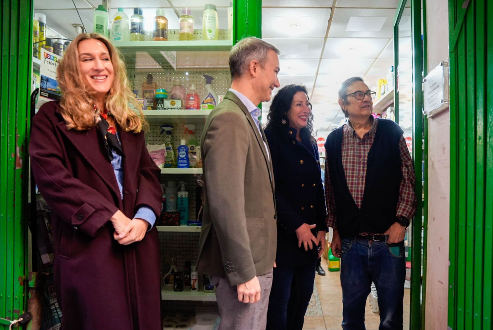 Un negocio familiar de Almería con más de medio siglo de historia es reconocido en el Día del Comercio