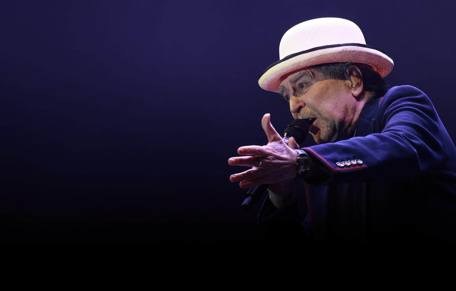 Joaquín Sabina en el primer concierto en Málaga de su gira de despedida 'Hola y adiós' Joaquín Sabina en el primer concierto en Málaga de su gira de despedida 'Hola y adiós'