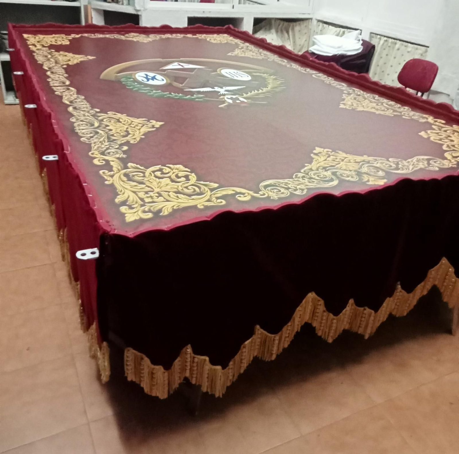 El palio para la Virgen de San José Artesano.