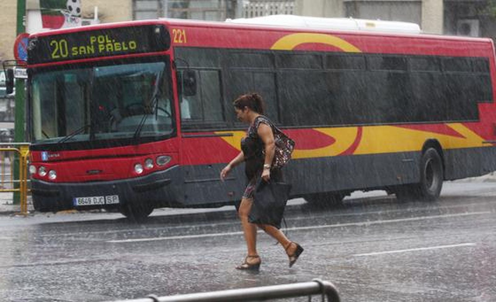 Las lluvias han acompañado a los sevillanos durante todo el día. 

Foto: Diario de Sevilla