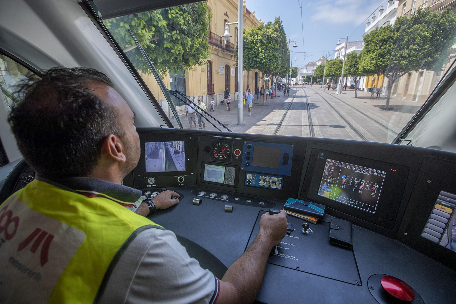 El tranvía de la Bahía, en imágenes