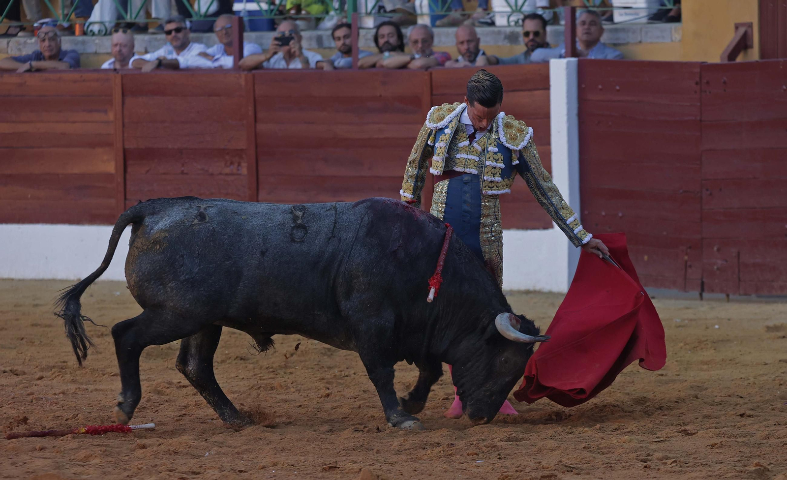 Fotos de la corrida del domingo de la Feria de La Línea: Emilio de Justo y David Galván
