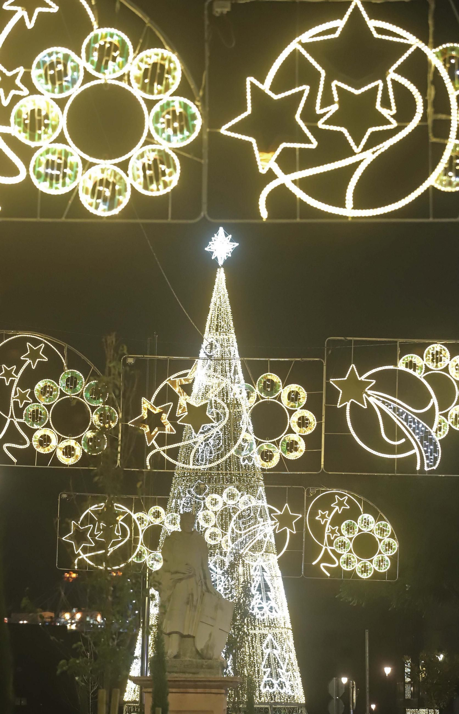 Fotos del encendido del alumbrado navideño en Algeciras