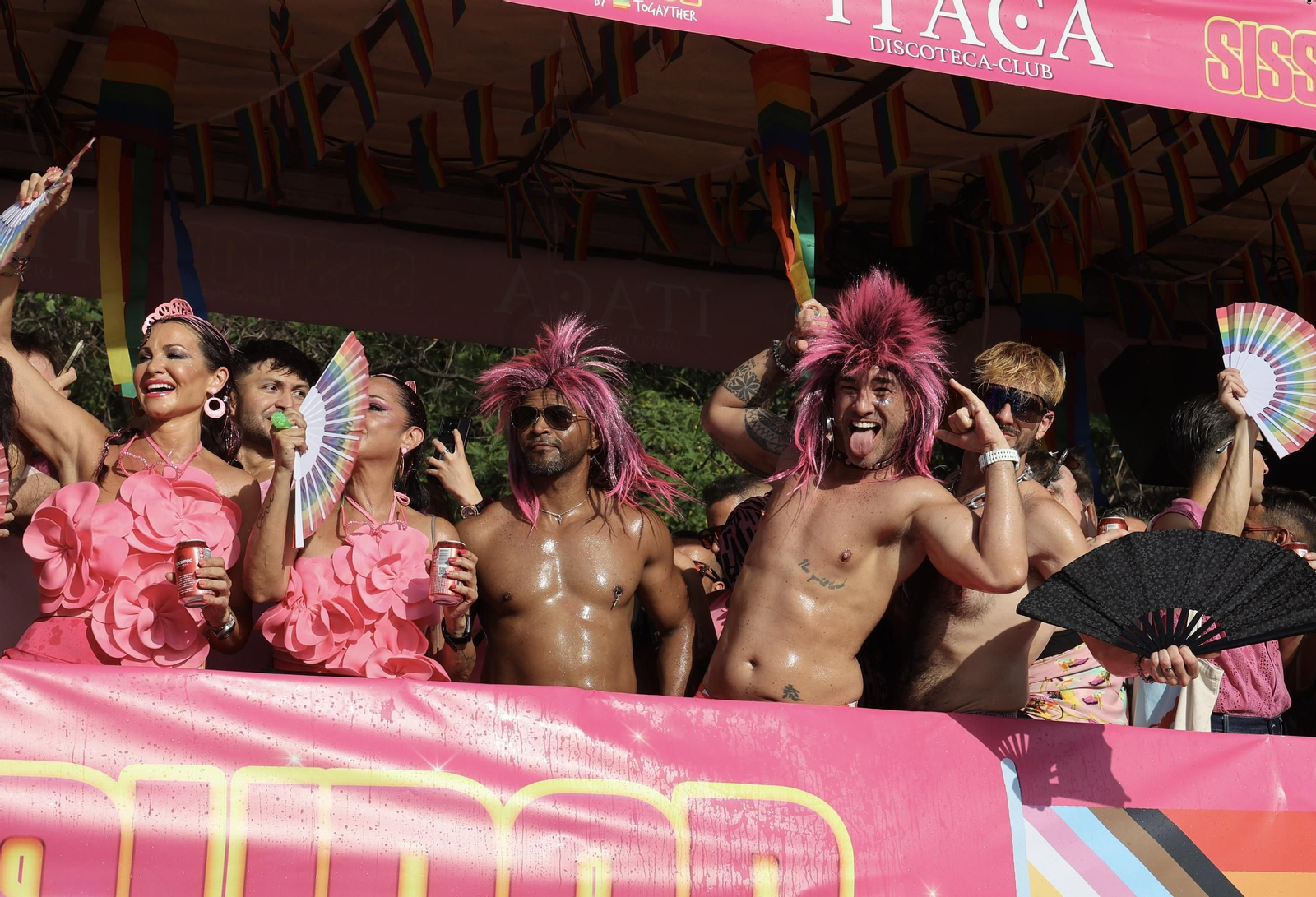Las fotos de la cabalgata del Orgullo LGTBIQ+ en Sevilla
