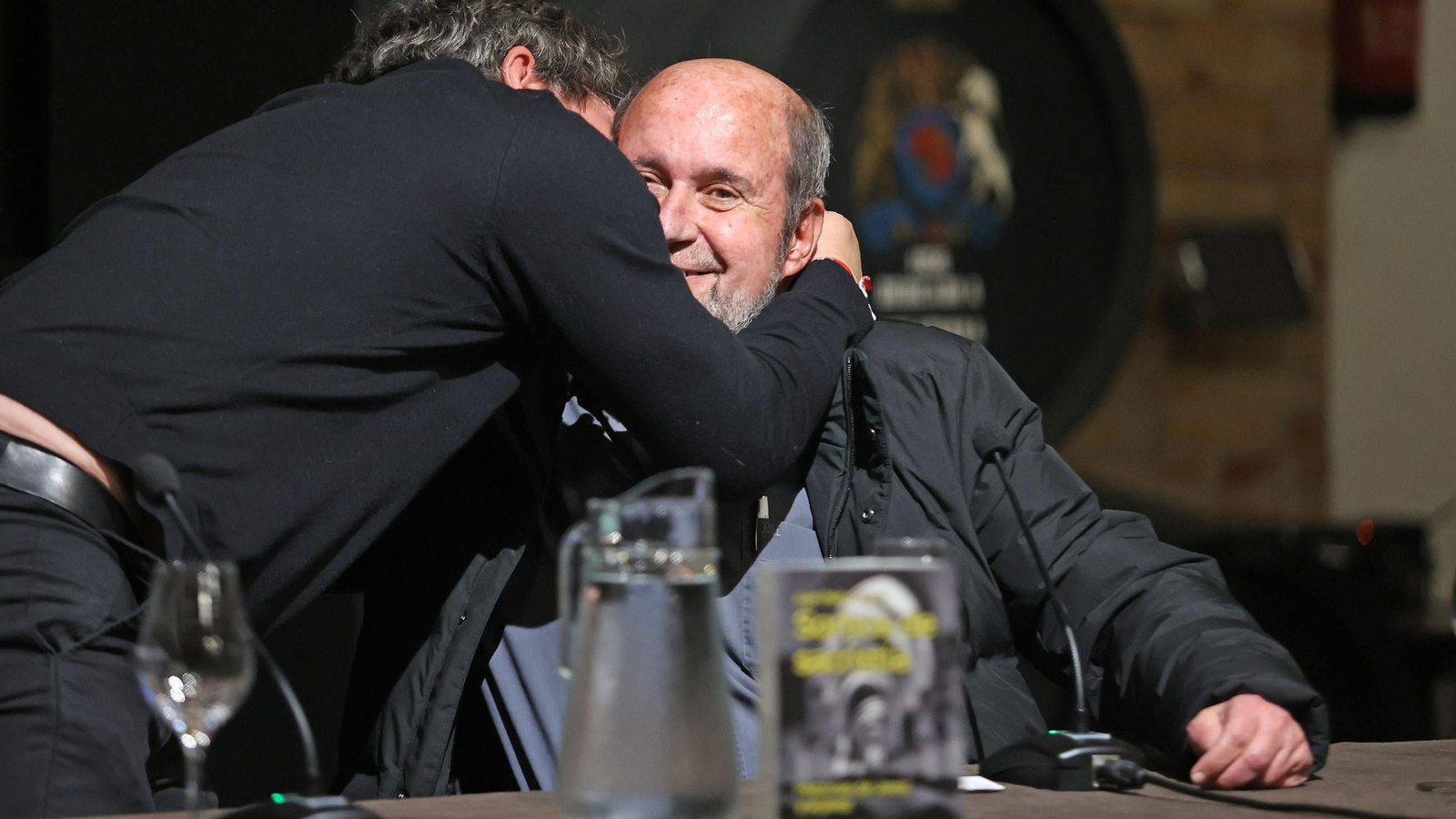 Las fotos de la presentación de 'Sorbos de sacristía', la obra póstuma de Juan Pedro Simó