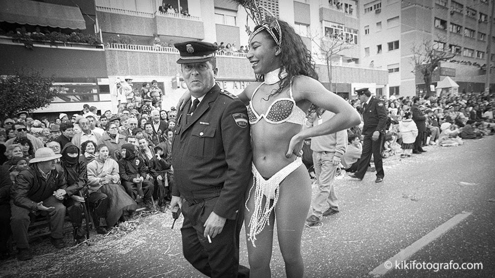 Un sorprendido agente