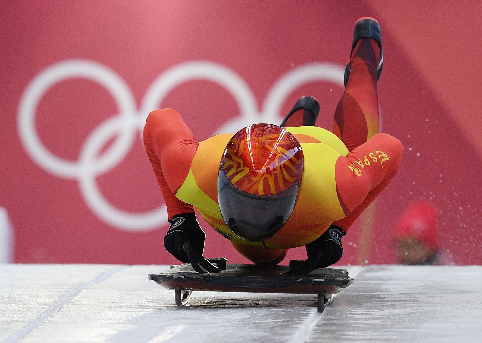 Ander Mirambell participa en los entrenamientos del skeleton masculino.