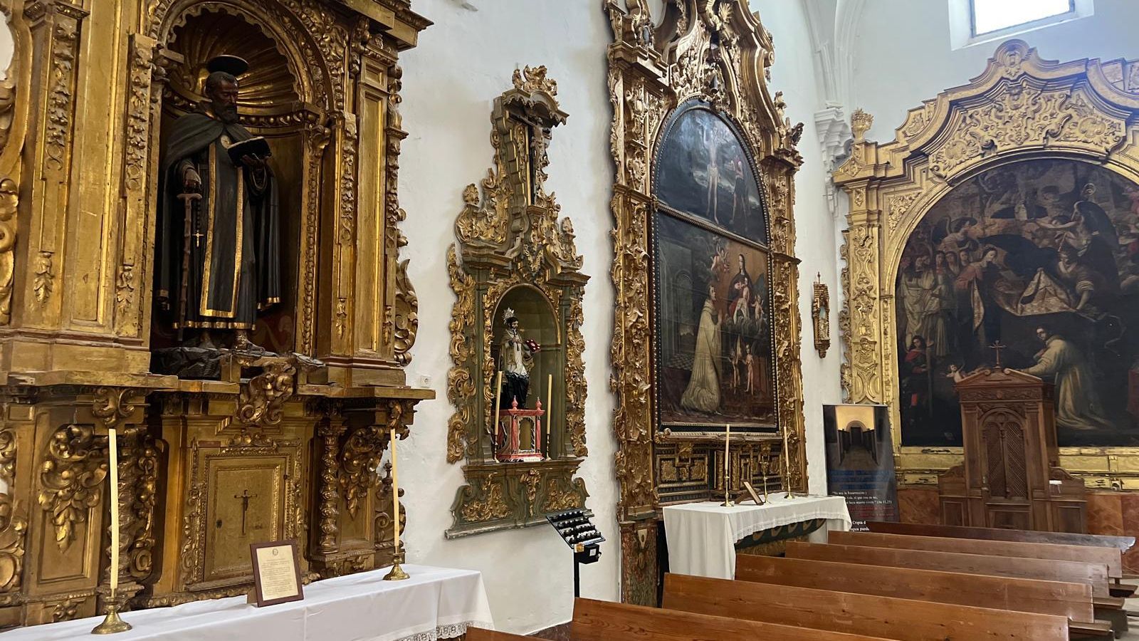 Retablos en la parroquia de la Asunción de Priego de Córdoba.
