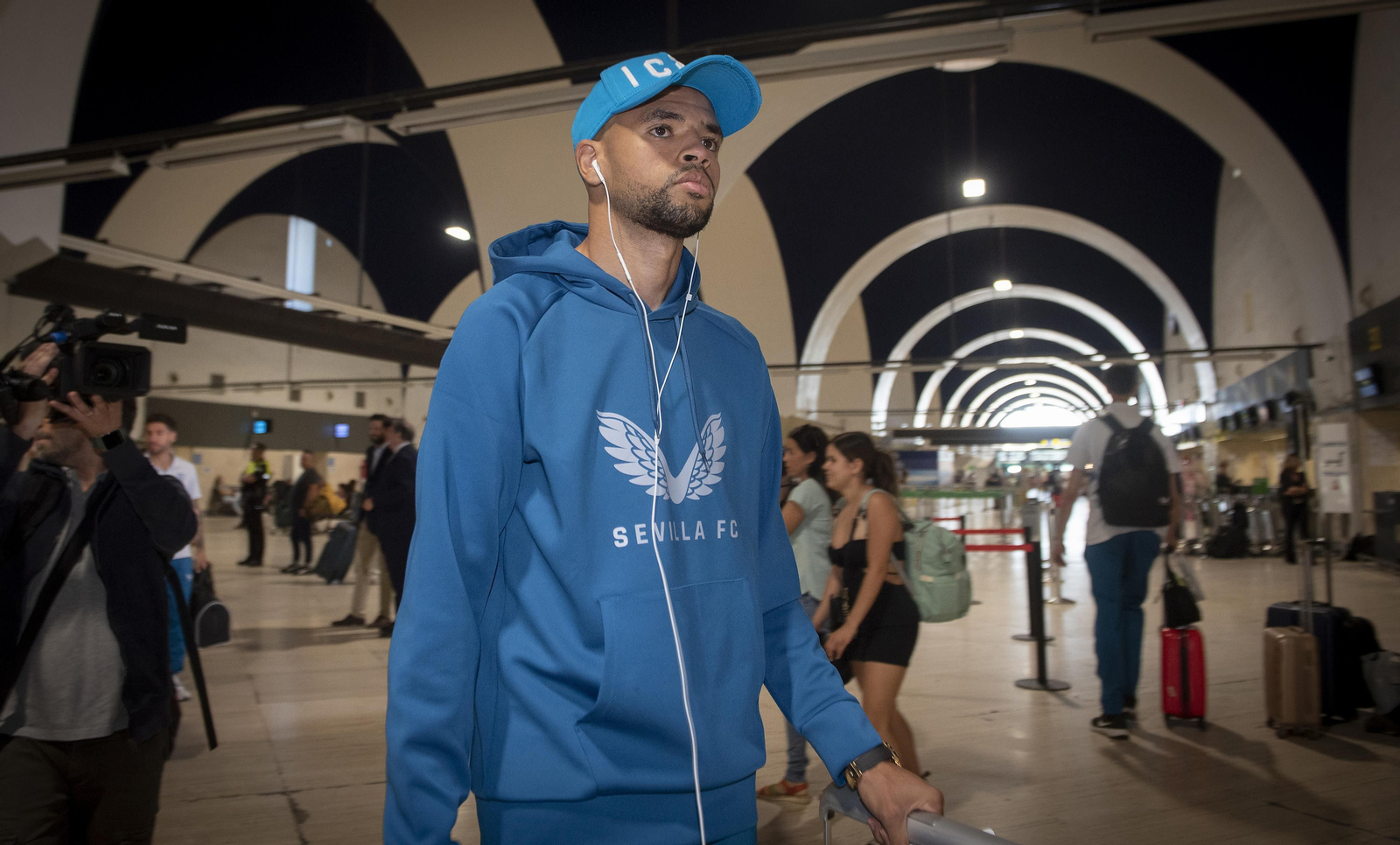 La salida del Sevilla a Turín, en imágenes