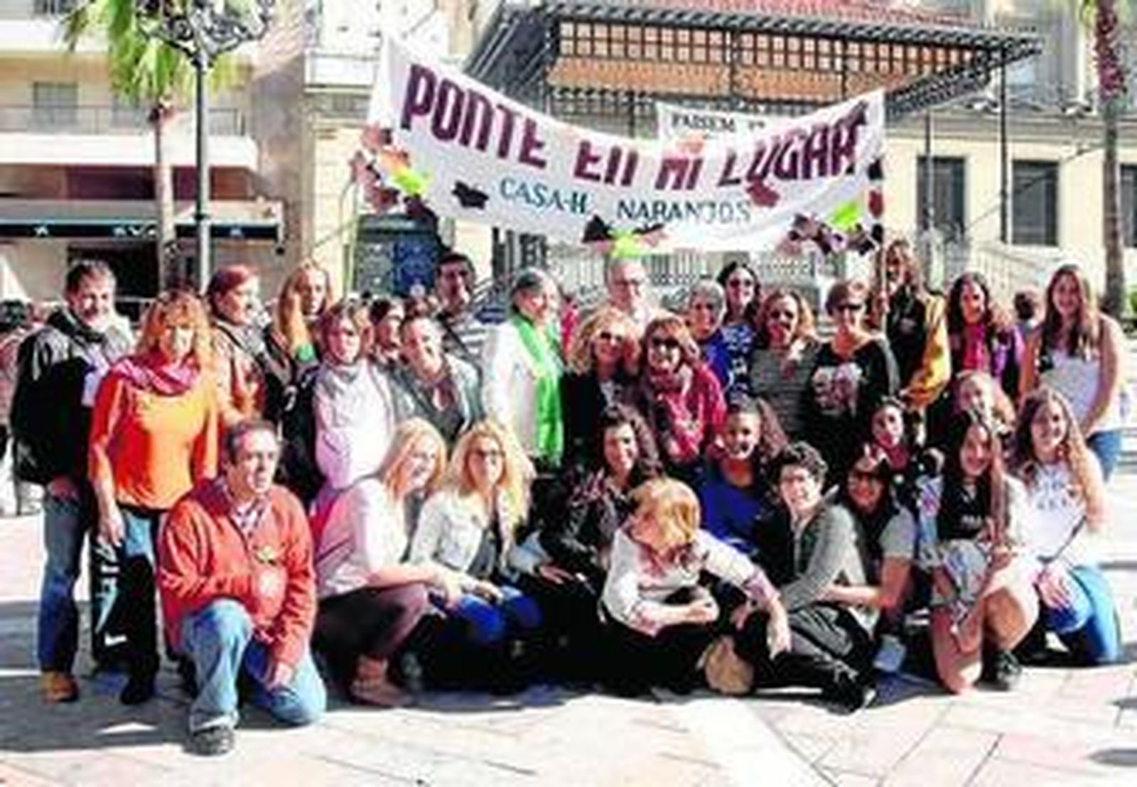 El delegado de Salud junto a trabajadores y usuarios de Faisem.