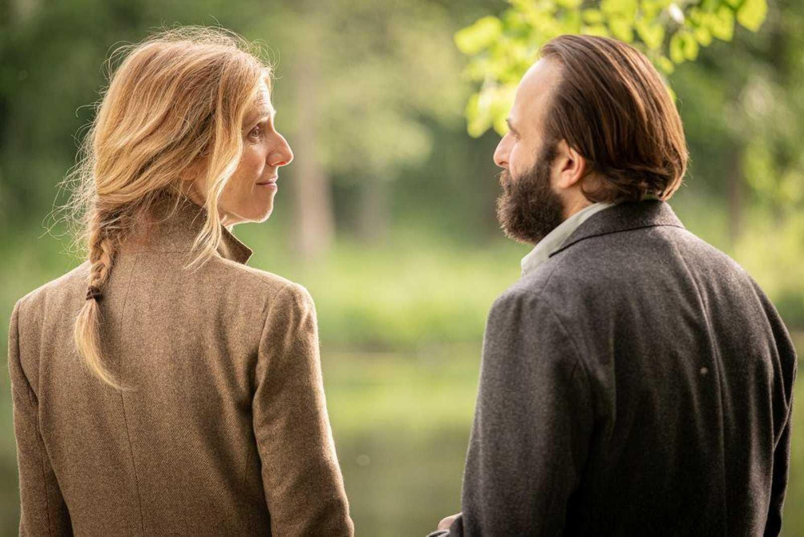 Sandrine Kiberlain y Vincent Macaigne en una imagen del filme de Mouret. Sandrine Kiberlain y Vincent Macaigne en una imagen del filme de Mouret.