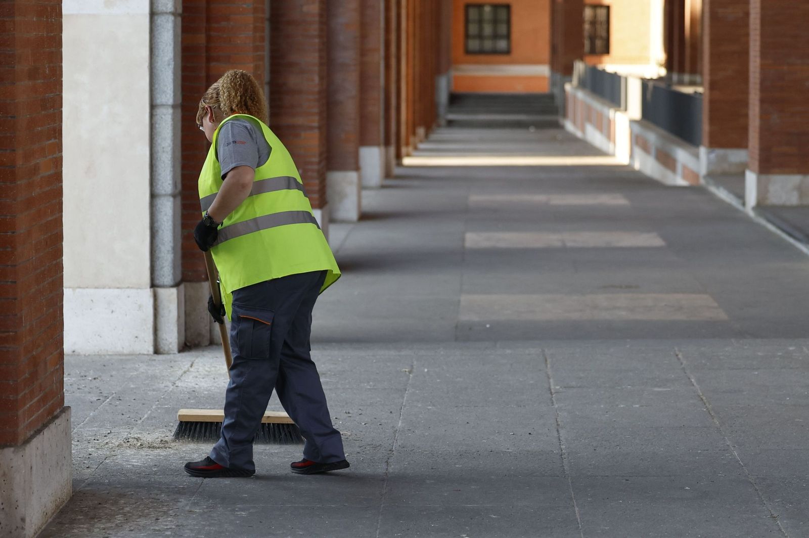 Una trabajadora de un servicio de limpieza.