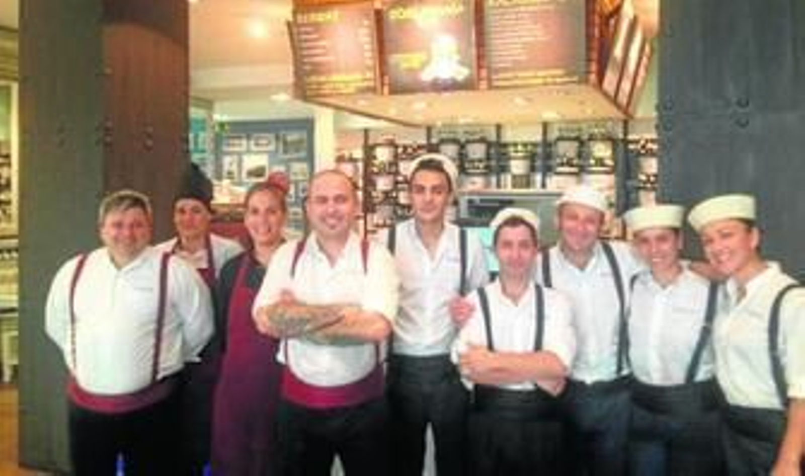 El equipo del nuevo Mercado de la Sureña en Virgen de Luján.